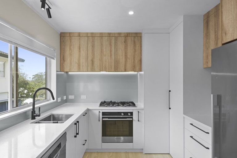 Photo of property in 2/3 Mably Court, Stanmore Bay, Whangaparaoa, 0932