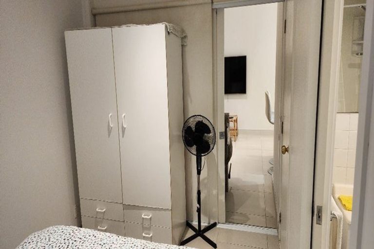 Photo of property in 1/12 Pluto Place, Beach Haven, Auckland, 0626