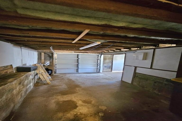 Photo of property in 10 Paritutu Road, Spotswood, New Plymouth, 4310