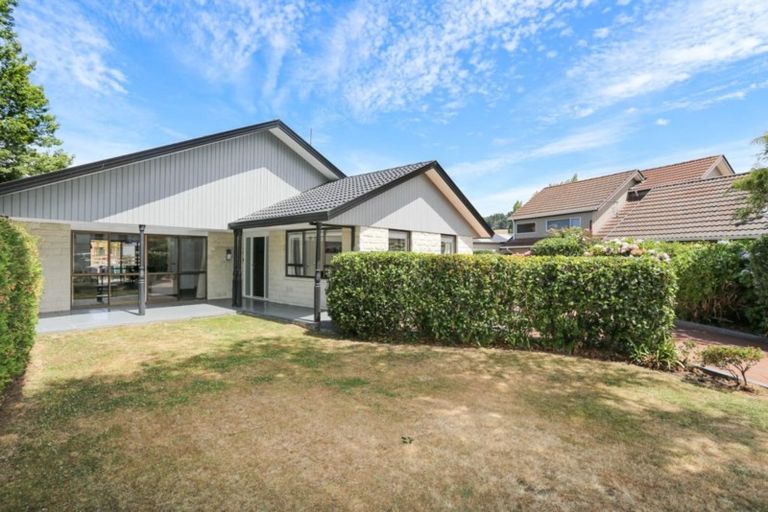 Photo of property in 6 Holmcroft Court, Cracroft, Christchurch, 8022