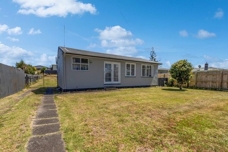 Photo of property in 63 Thatcher Street, Castlecliff, Whanganui, 4501