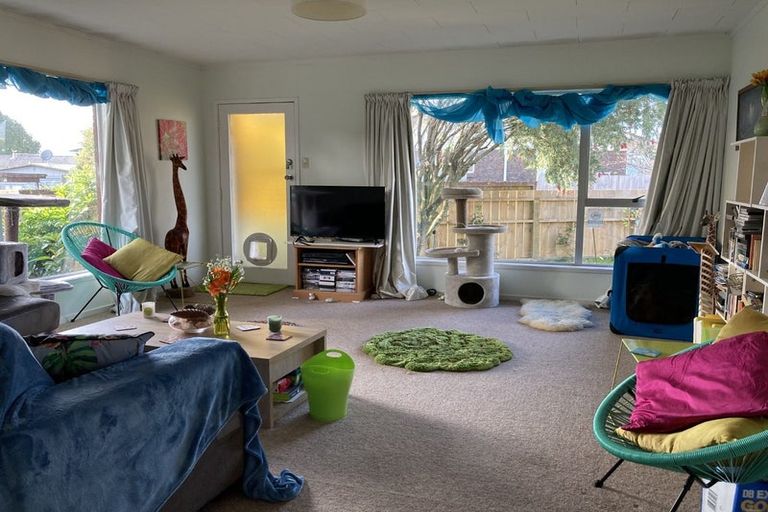 Photo of property in 2/36 Blacklock Avenue, Henderson, Auckland, 0612