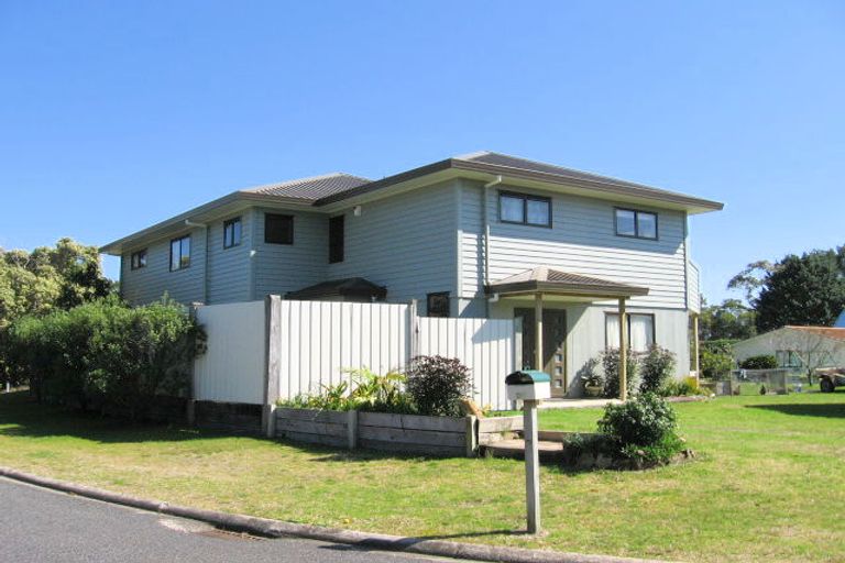 Photo of property in 36 Hardy Place, Cooks Beach, Whitianga, 3591