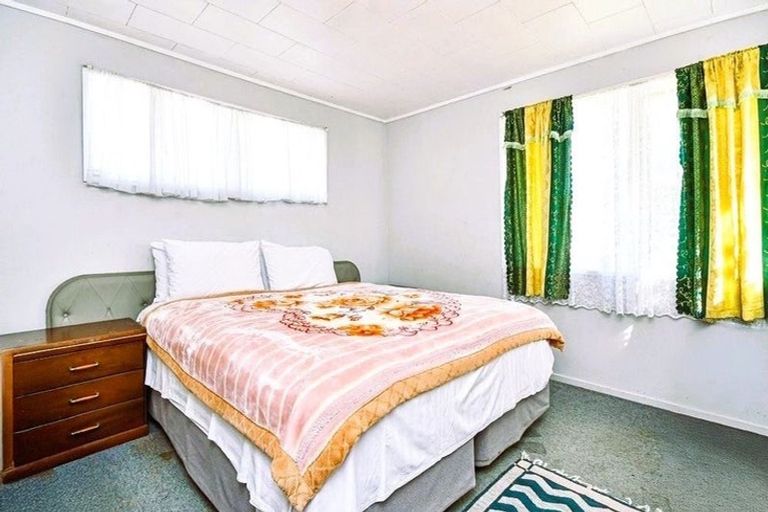 Photo of property in 8 Staverton Crescent, Mangere, Auckland, 2022