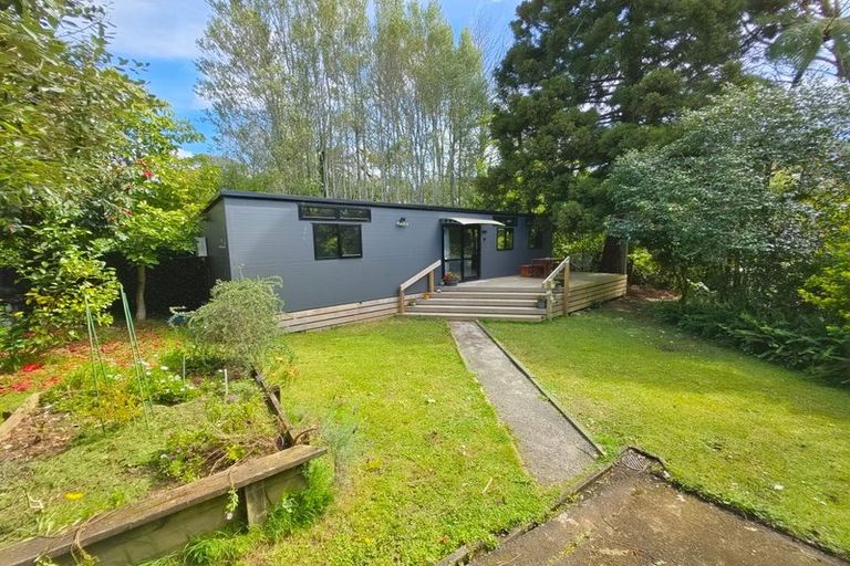 Photo of property in 9a Beaumont Crescent, Frankleigh Park, New Plymouth, 4310