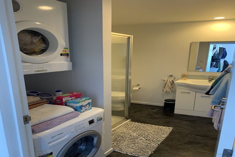 Photo of property in 2/2 Torrens Terrace, Mount Cook, Wellington, 6011