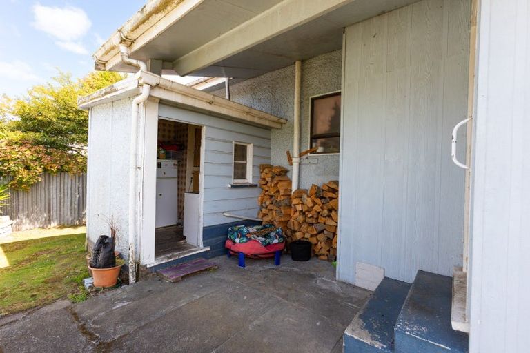 Photo of property in 2 Gladstone Street, Dannevirke, 4930