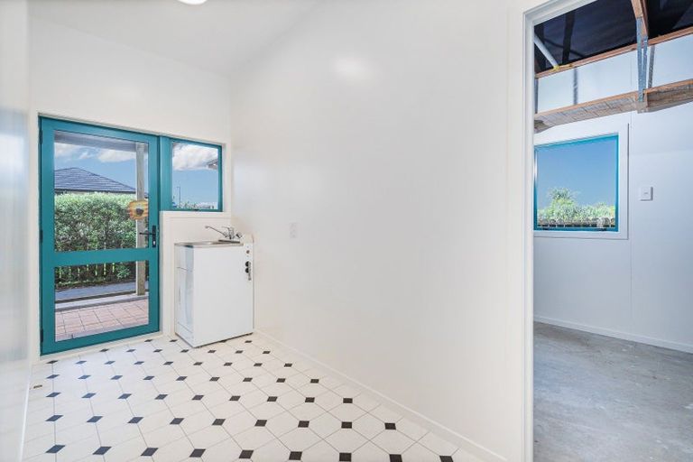 Photo of property in 10 Protea Crescent, Whitianga, 3510