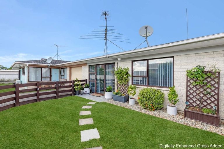 Photo of property in 2/99 Seddon Street, Pukekohe, 2120