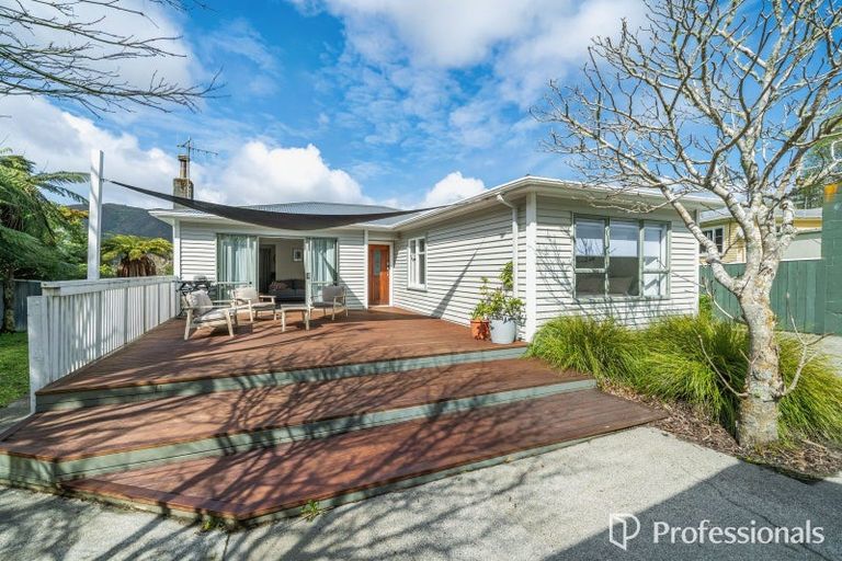 Photo of property in 143 Wellington Road, Wainuiomata, Lower Hutt, 5014
