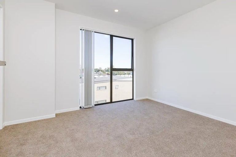 Photo of property in 64 Tukari Lane, Mangere Bridge, Auckland, 2022