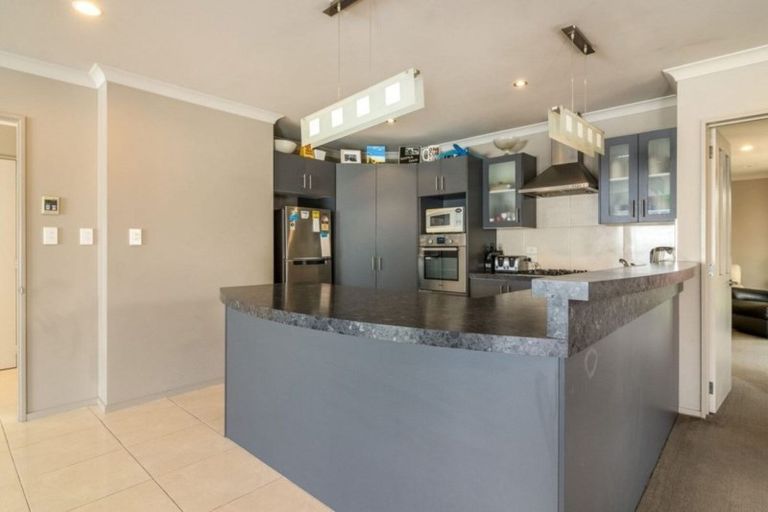 Photo of property in 6 Foresters Crescent, Parklands, Christchurch, 8083