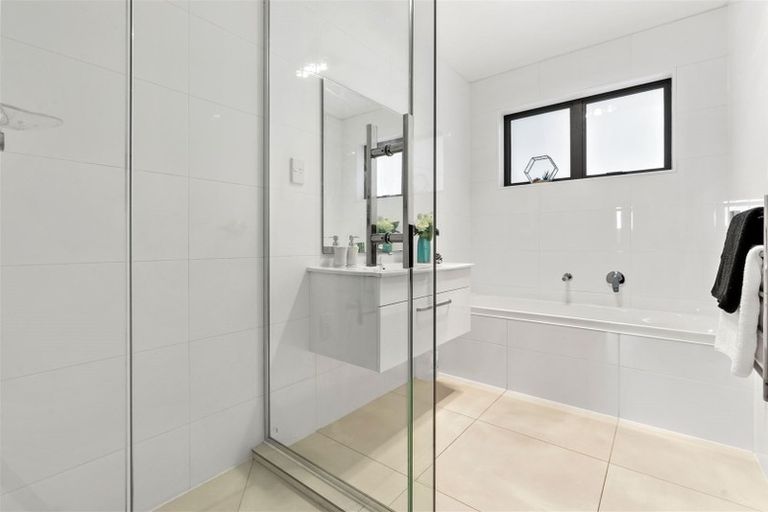 Photo of property in 35 Tarapiroe Avenue, Takanini, 2112