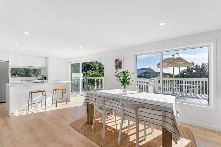 Photo of property in 1338 Papamoa Beach Road, Papamoa Beach, Papamoa, 3118