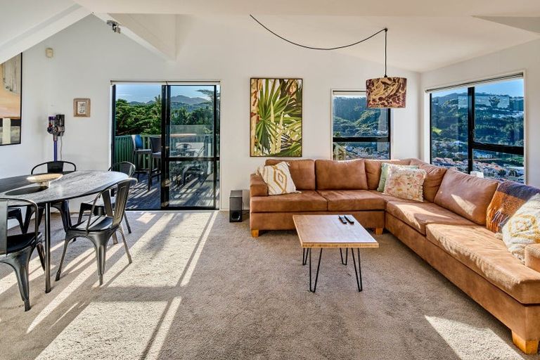 Photo of property in 20 Bay Lair Grove, Island Bay, Wellington, 6023