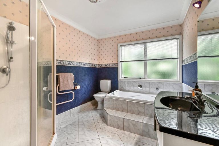 Photo of property in 146 Charles Prevost Drive, The Gardens, Auckland, 2105