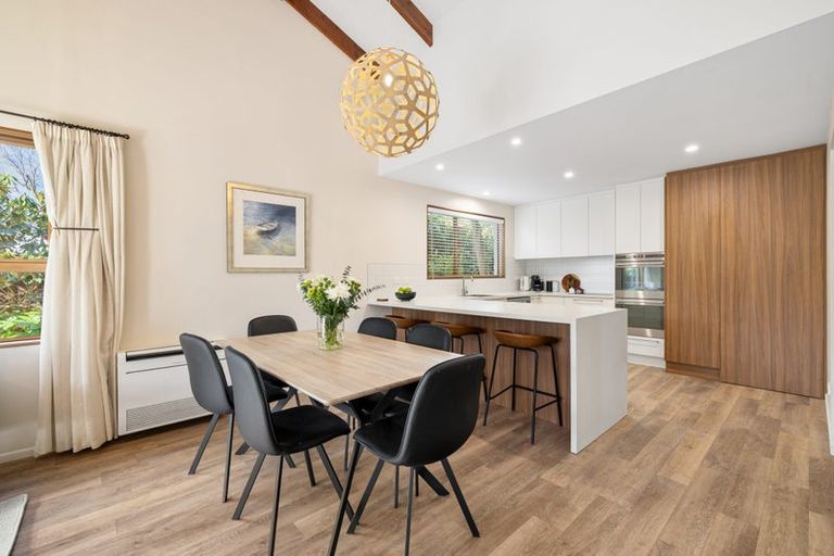 Photo of property in 27 Highland Place, Avonhead, Christchurch, 8042