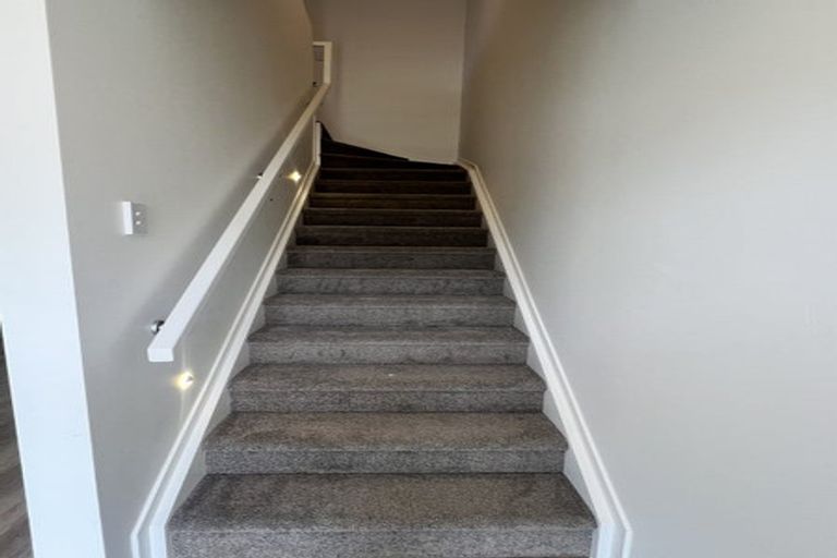 Photo of property in 7 Sheralee Place, Bucklands Beach, Auckland, 2014