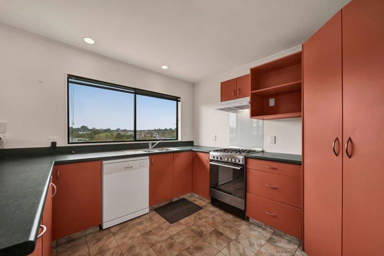 Photo of property in 11 Ballantrae Place, Highlands Park, New Plymouth, 4312