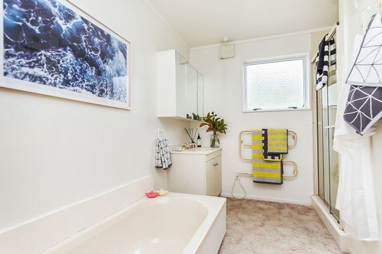 Photo of property in 1 Chequers Way, Crofton Downs, Wellington, 6035