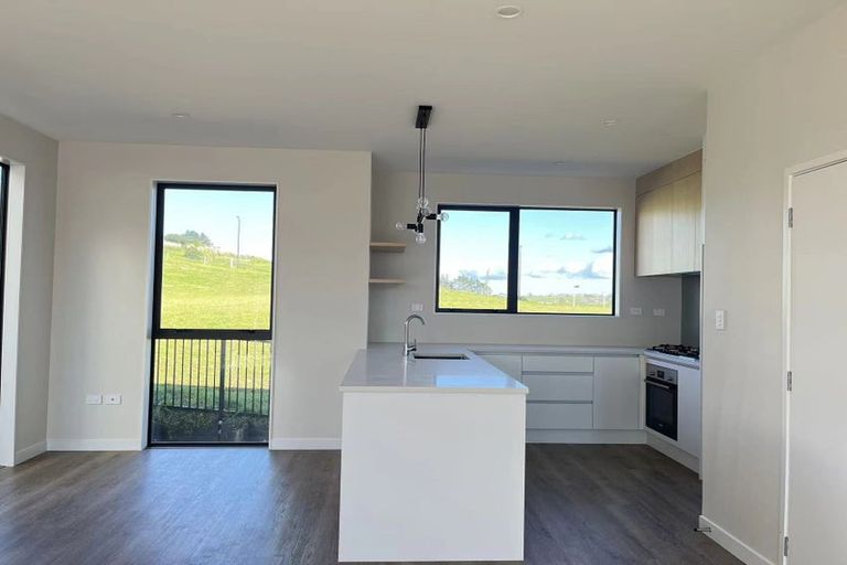 Photo of property in 31 Kapehu Road, Silverdale, 0932