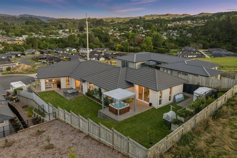 Photo of property in 39 Great Road West, Matipo Heights, Rotorua, 3015