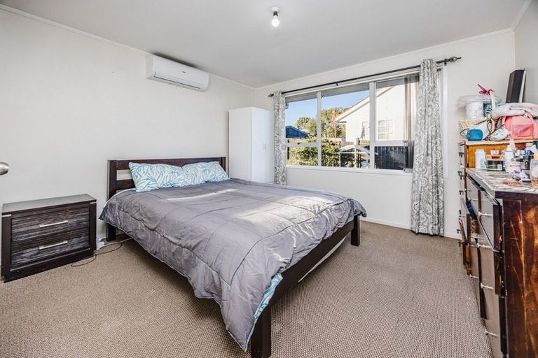Photo of property in 35 Moncrieff Avenue, Clendon Park, Auckland, 2103