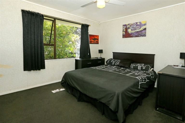 Photo of property in 1/1 Marlene Avenue, Te Atatu South, Auckland, 0610