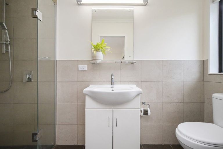 Photo of property in 25 Ripple Grove, Waiuku, 2123