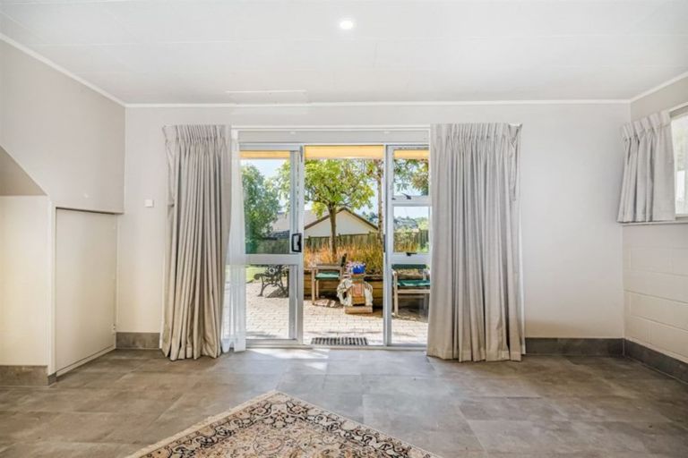 Photo of property in 31 Lingham Crescent, Torbay, Auckland, 0630