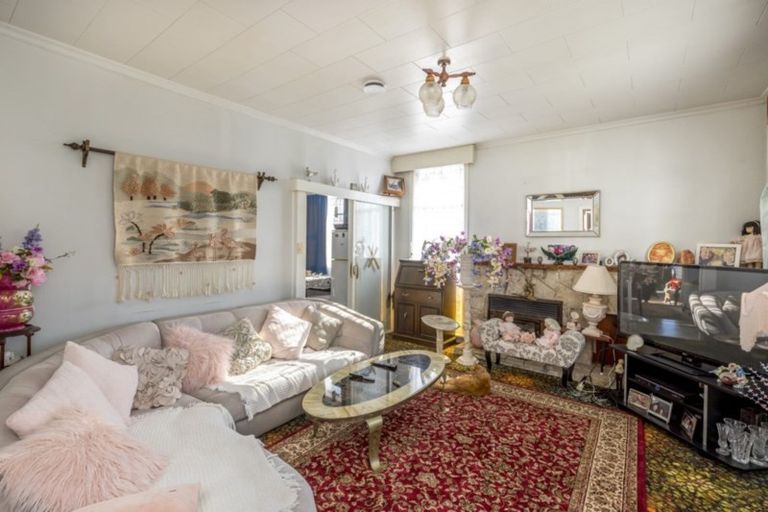 Photo of property in 99 Queen Street West, Levin, 5510