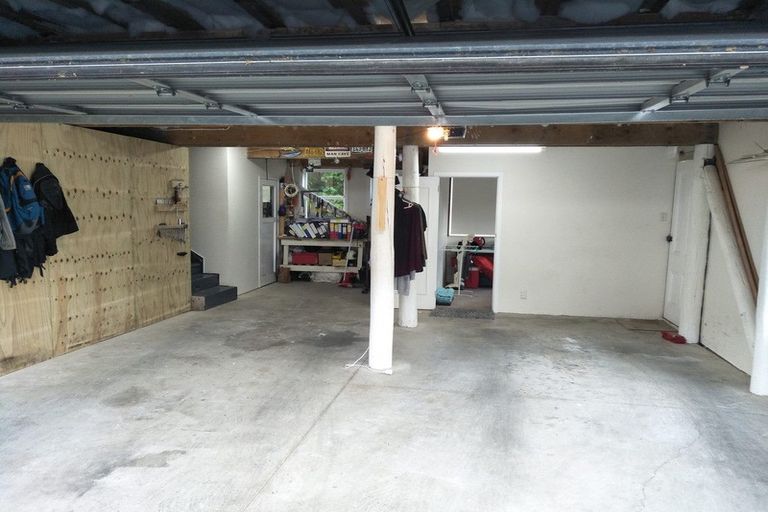 Photo of property in 2/22 Kiteroa Terrace, Rothesay Bay, Auckland, 0630