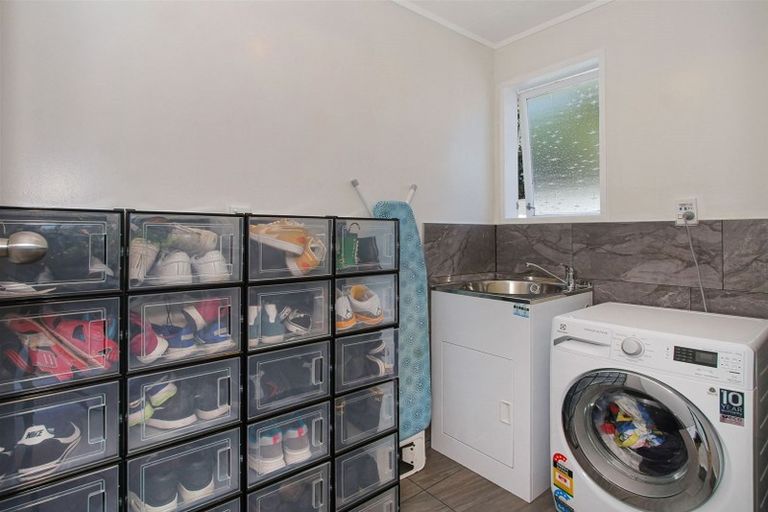 Photo of property in 11 Taihiki Road, Clarks Beach, 2122