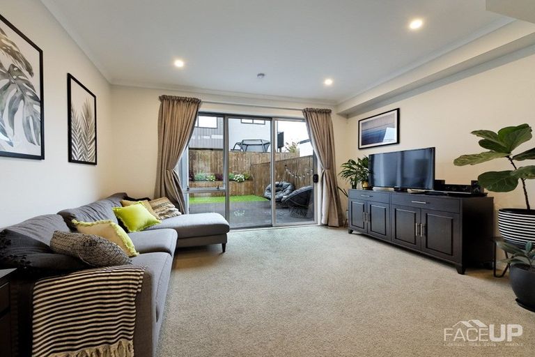 Photo of property in 43 Mapou Road, Hobsonville, Auckland, 0616