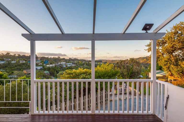 Photo of property in 10 Gurnard Road, Stillwater, Silverdale, 0993