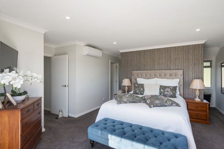 Photo of property in 18 Peregrine Place, Kinloch, Taupo, 3377