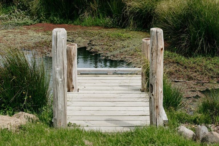 Photo of property in 15 Manatika Road, Karaka, 2124