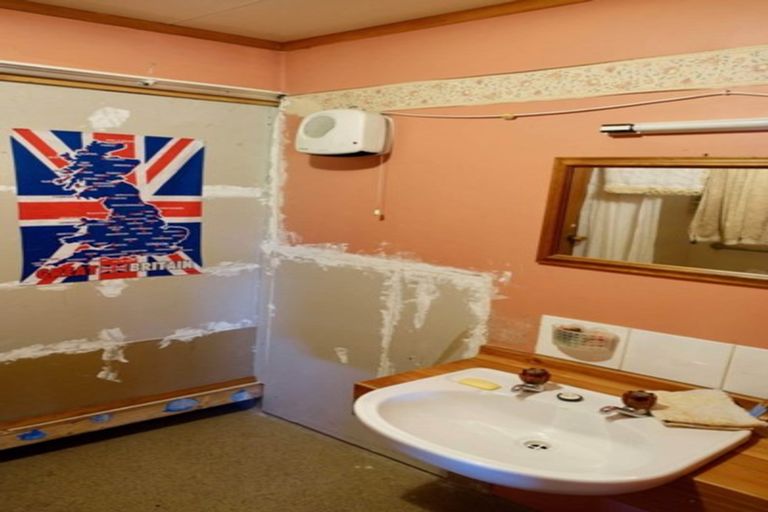 Photo of property in 27 Wharf Road, Karamea, 7893