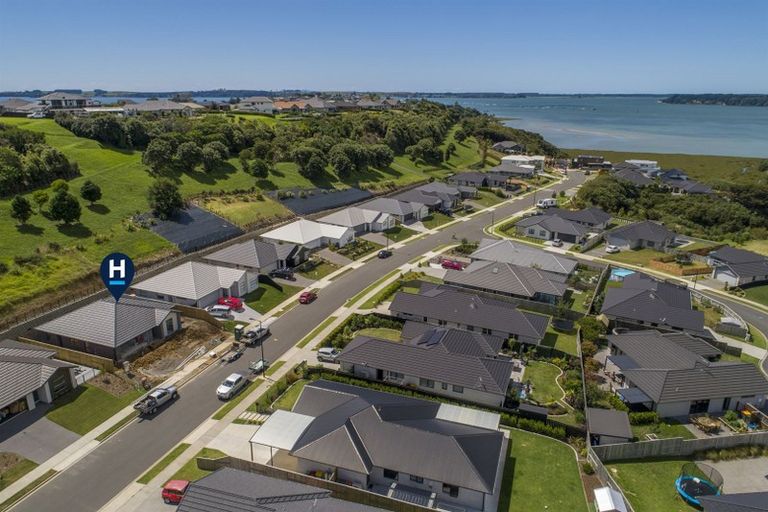 Photo of property in 23 Lakeside Terrace, Omokoroa, 3114