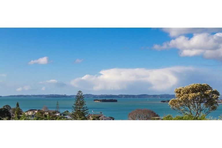 Photo of property in 9 View Road, Shelly Park, Auckland, 2014