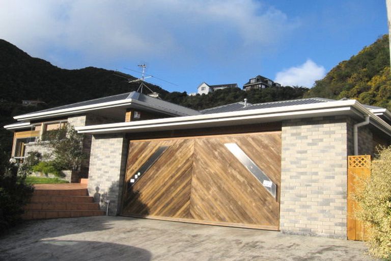 Photo of property in 14 Kapil Grove, Khandallah, Wellington, 6035