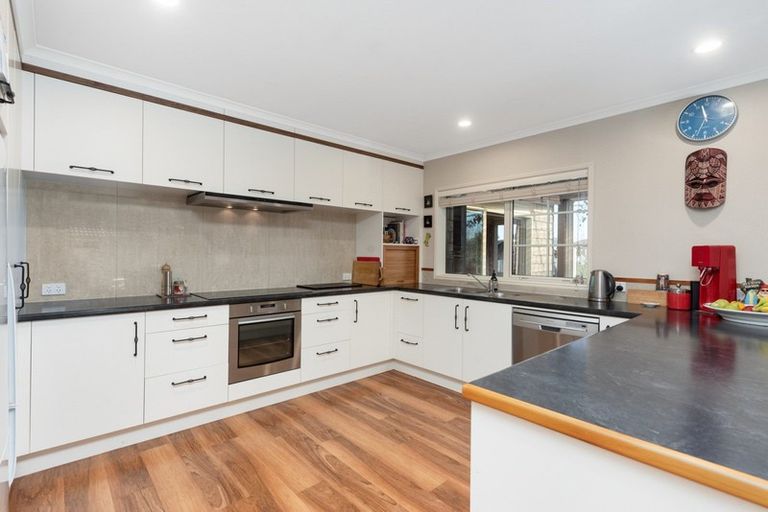 Photo of property in 33 Cotswold Place, Ohauiti, Tauranga, 3112