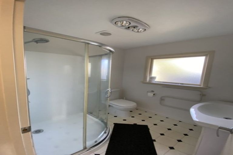 Photo of property in 35 Mappleton Avenue, Burnside, Christchurch, 8053