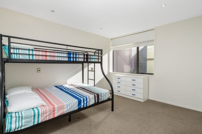 Photo of property in Vivaldi Apartments, 5/48 Marine Parade, Mount Maunganui, 3116