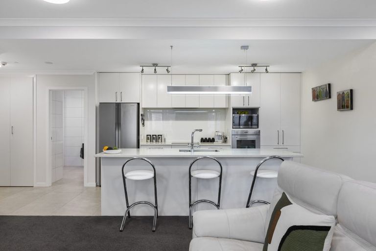 Photo of property in 90 Panorama Heights, Orewa, 0931