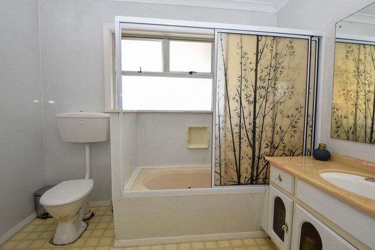 Photo of property in 485-487 High Street South, Carterton, 5713