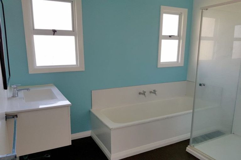 Photo of property in 88 South Road, Blagdon, New Plymouth, 4310