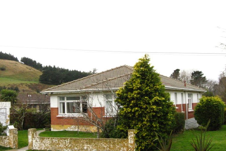 Photo of property in 16 Blackman Avenue, Sawyers Bay, Port Chalmers, 9023