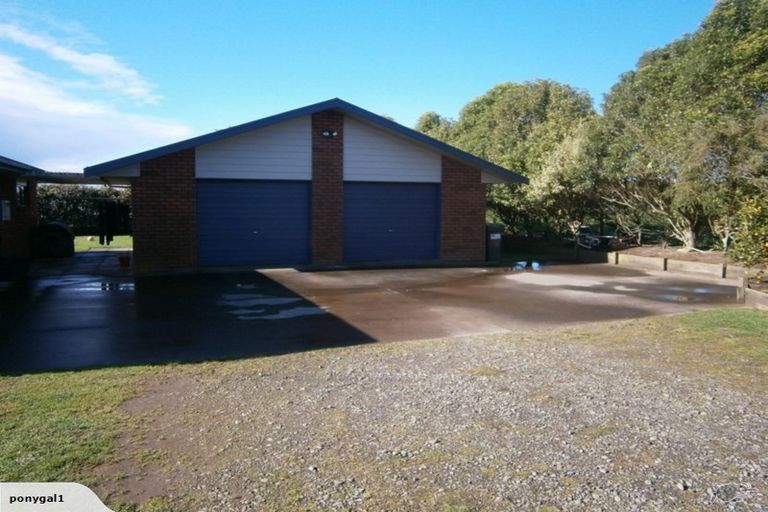 Photo of property in 581 Waitara Road, Huirangi, New Plymouth, 4373