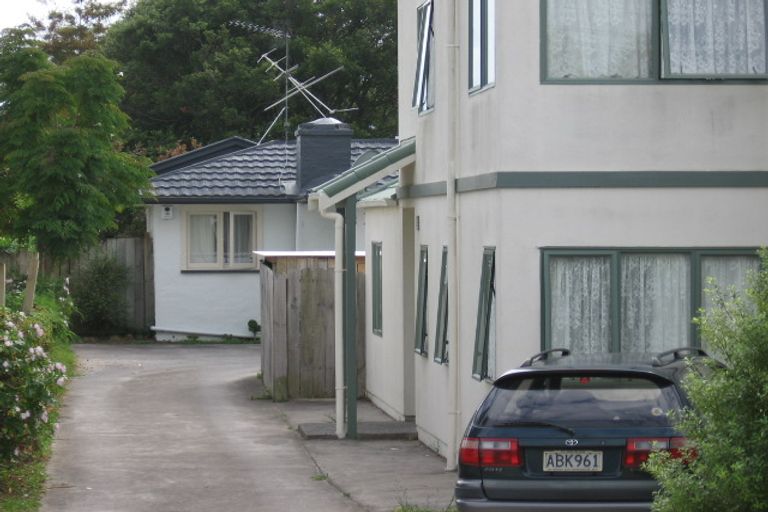Photo of property in 2/39 Miro Street, New Lynn, Auckland, 0600